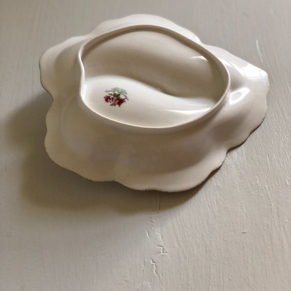 American Beauty, Royal Albert Vintage Bone China Leaf Shaped Dish Trimmed W/Gold - Picture 3 of 9